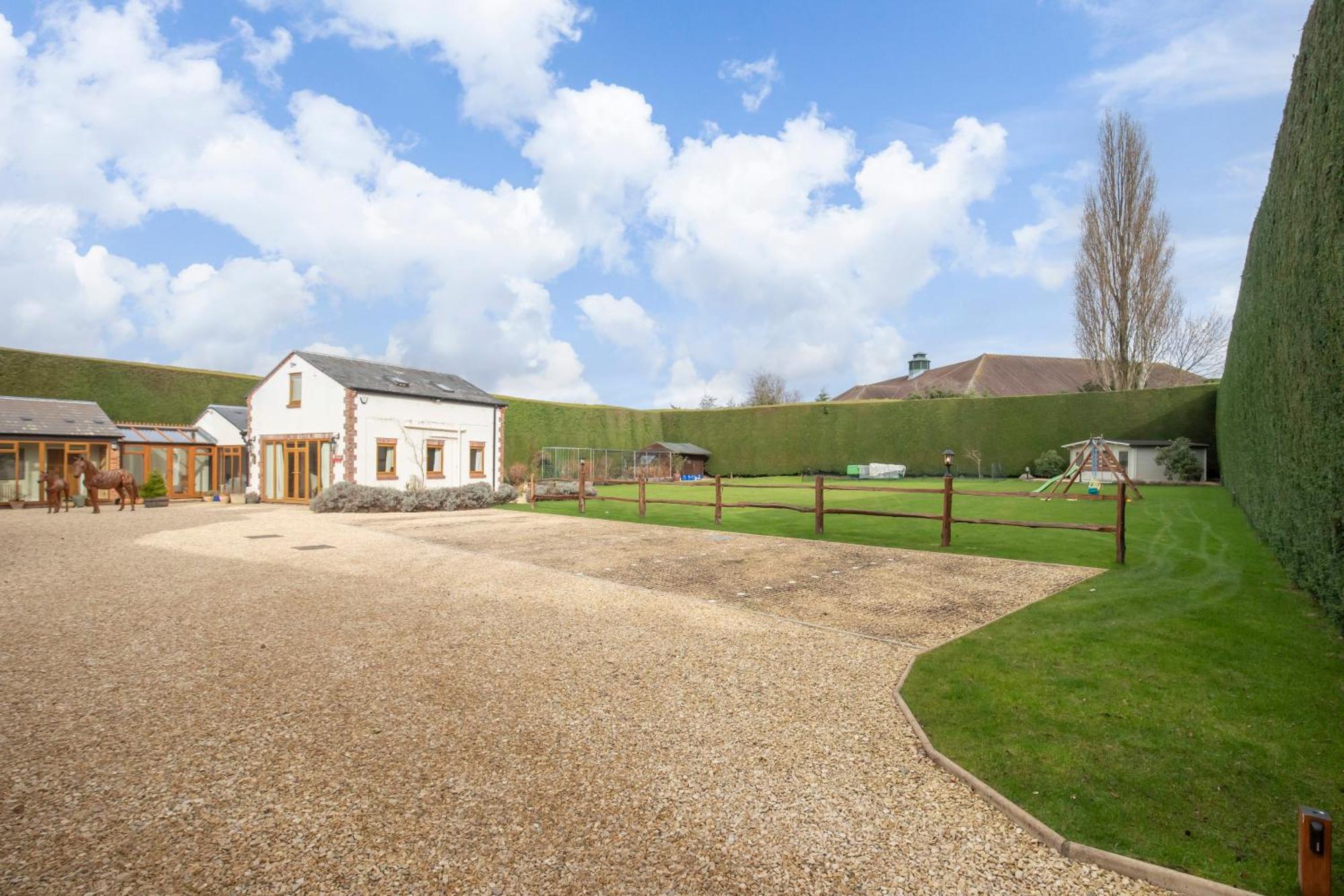 Stable Lodge - Boutique Bed & Breakfast Shurdington Экстерьер фото